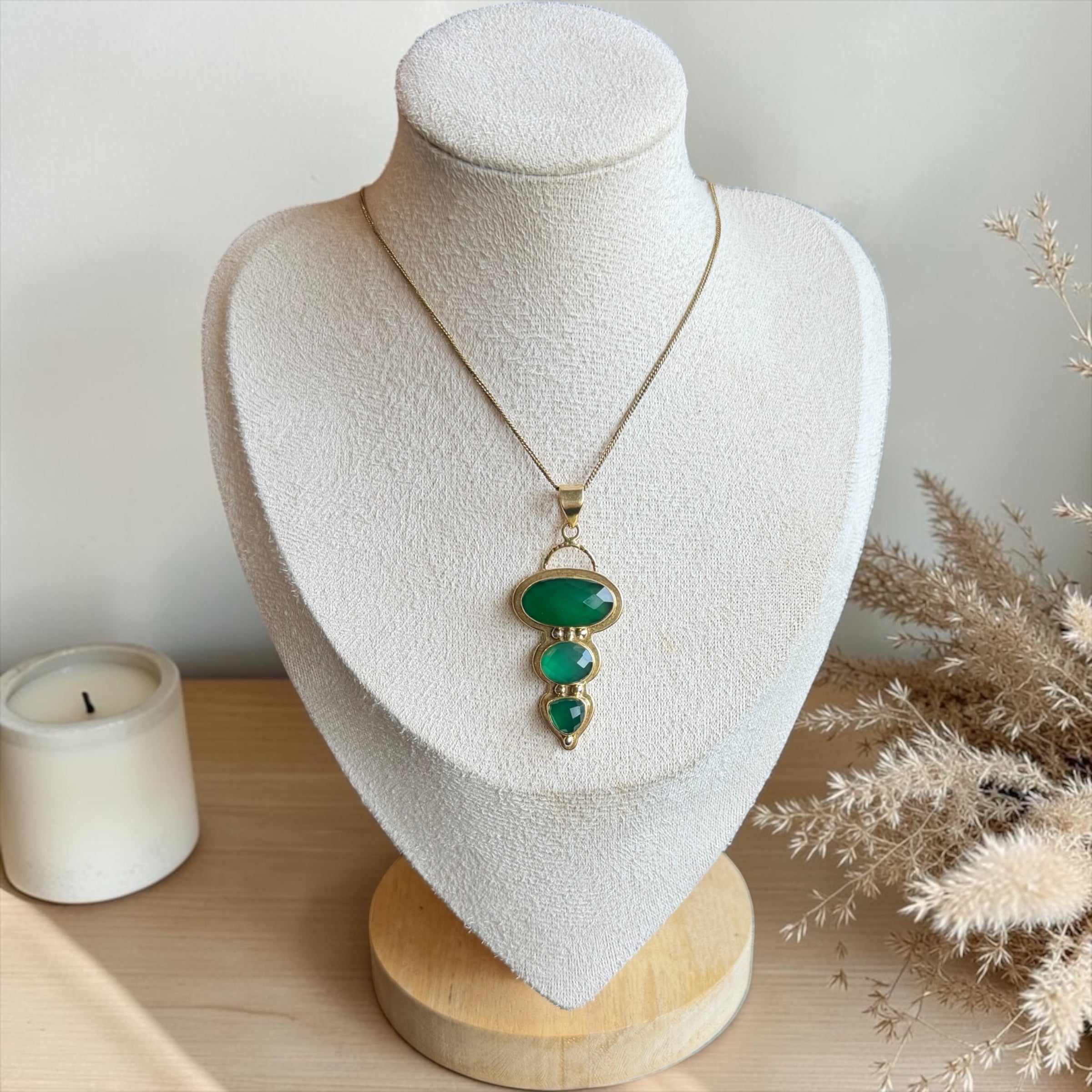 Green Aventurine Statement Necklace – Gold Pendant Necklace | Heart Chakra Crystal Jewelry | Adjustable Necklace