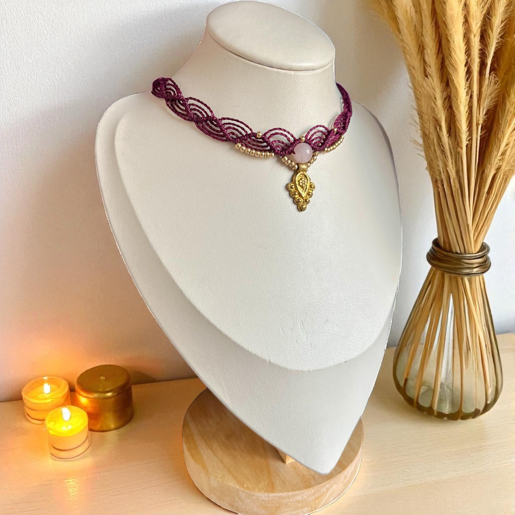 Unconditional love choker