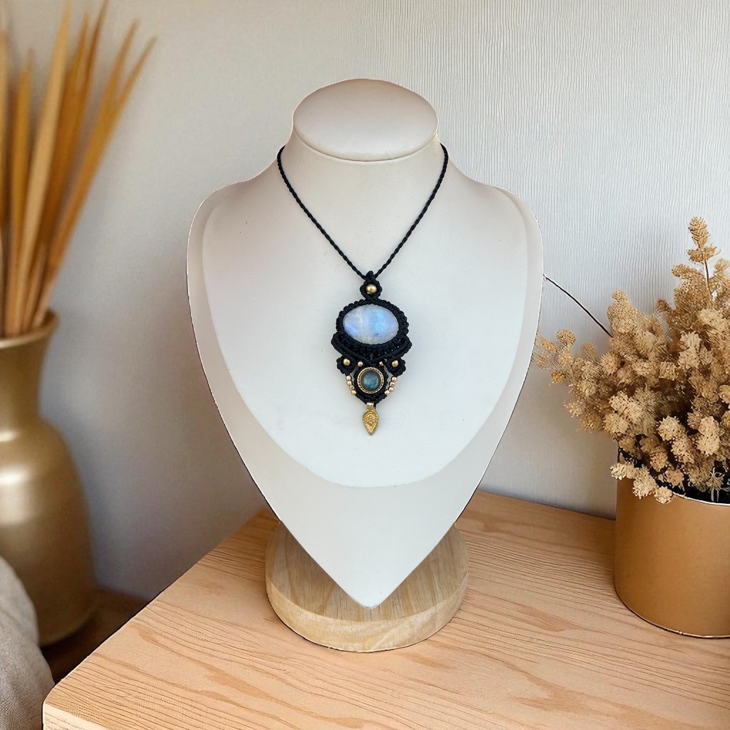 Rainbow Moonstone & Labradorite Necklace – Intuition & Protection