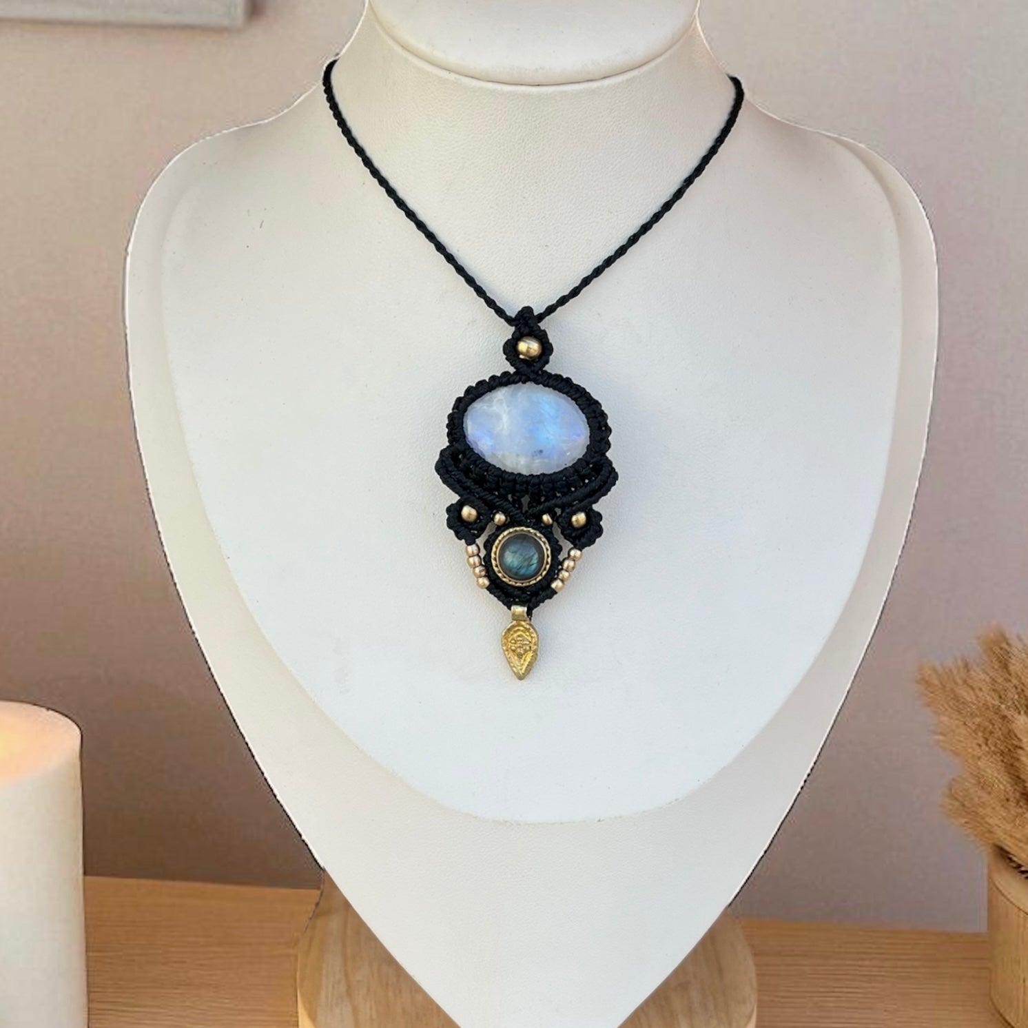 Rainbow Moonstone & Labradorite Necklace – Intuition & Protection