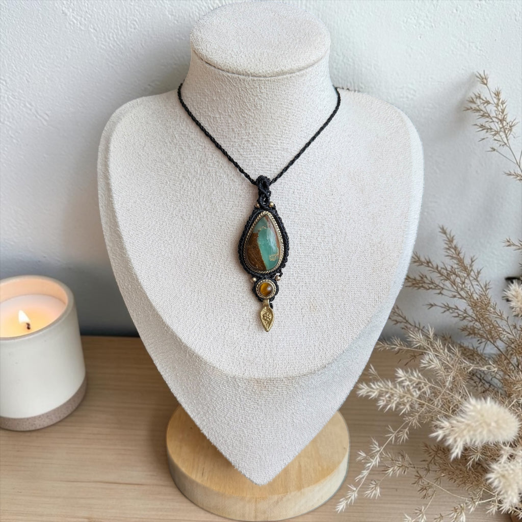 Chrysoprase & Tiger Eye Macramé Necklace – Handmade Boho Crystal Necklace – Adjustable Spiritual Jewelry